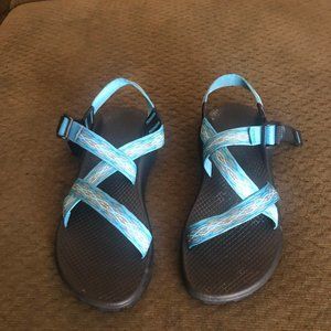 Womens Chacos- Like new sz 8, Z1 unaweep